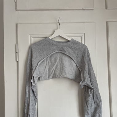 Grey Cropped Longsleeve