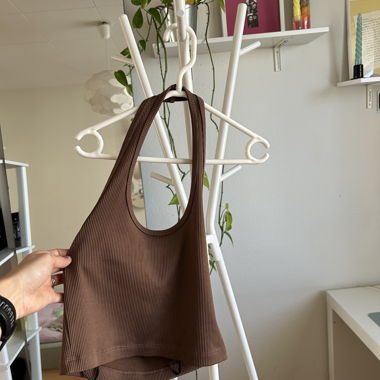 Brown top