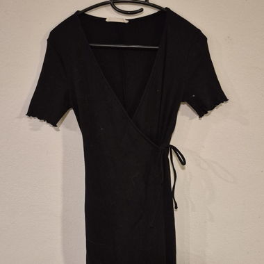 Schwarzes Wickelkleid Primark Grösse S