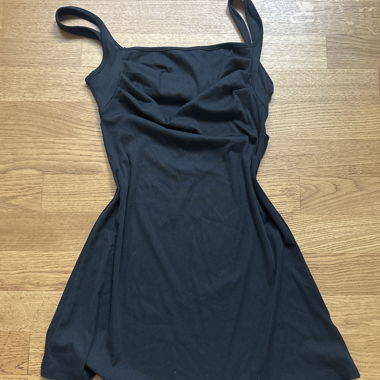 Backless dress