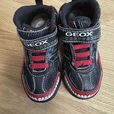 Geox kids size EU 25