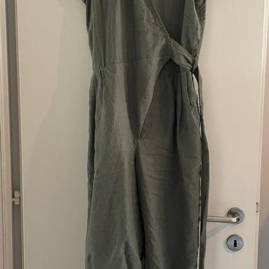 Jumpsuit aus 100% Leinen