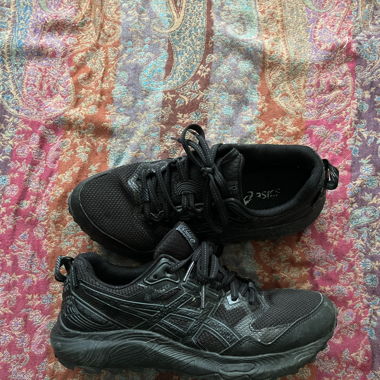 cool asics running shoes