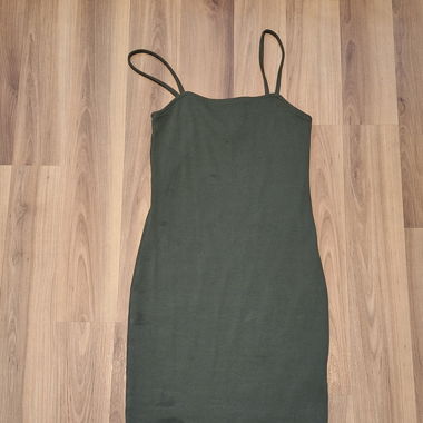 Enges Kleid