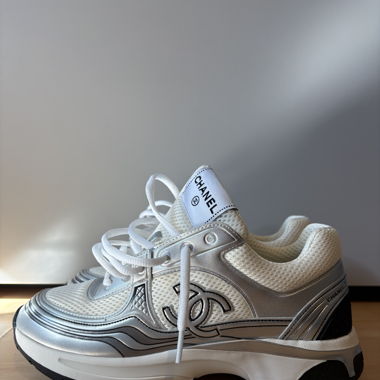Chanel CC Runner 