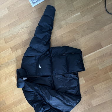 Nike Puffer Black