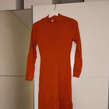 Robe orange moulante