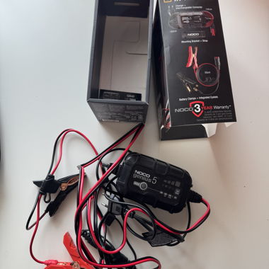 Chargeur de batterie NOCO Genius 5 pour voiture et moto