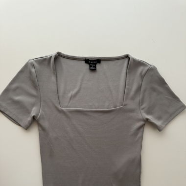 AMISU Crop Top -grau