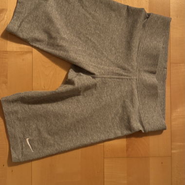Grey Nike sport shorts S