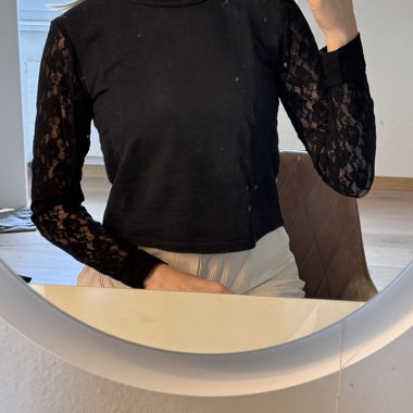 Sweater with lace