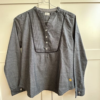 Alprausch graue Bluse mit Knopfleiste