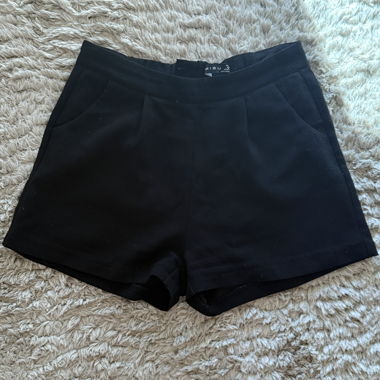 Short nero