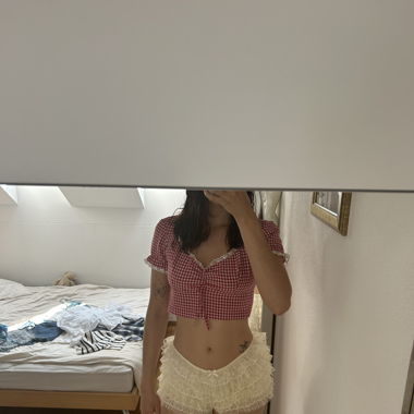 Mini ruffle short