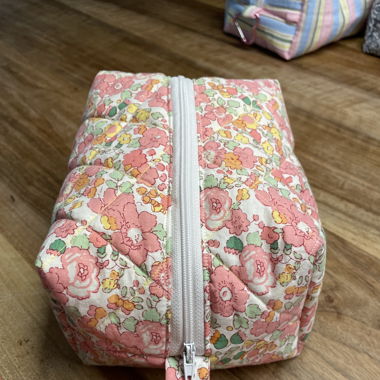 Selbstgemachte Makeup Bag