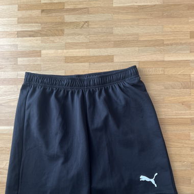 Kurze Puma Sporthose