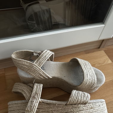 Sommer-Sandalen aus geflochtener Kordel - Grösse 38