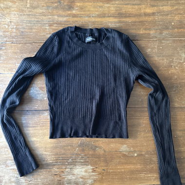 Gerippter schwarzer cropped Pullover