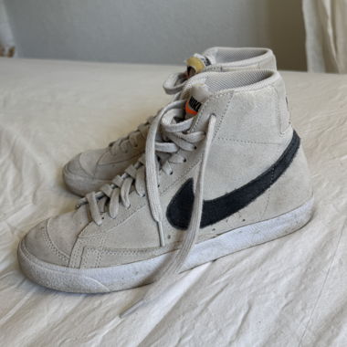 Nike Blazer Mid 77 Sneakers