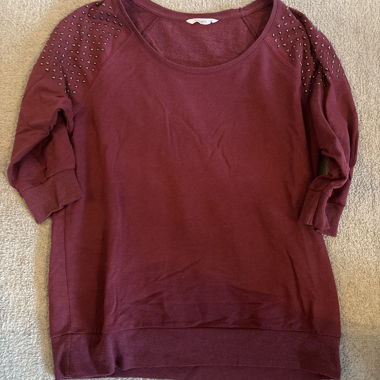 Bordeaux Sweatshirt mit Nieten