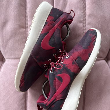 Nike Roshe Run Sneakers