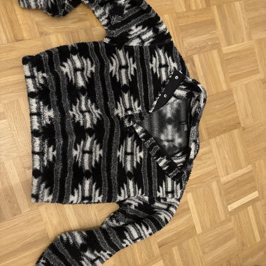 Fluffy Sweater Black and White