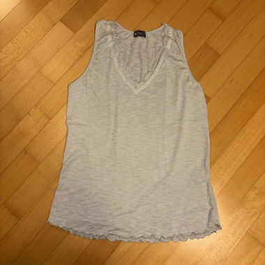Top myae con pizzo