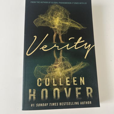 Verity de Colleen Hoover