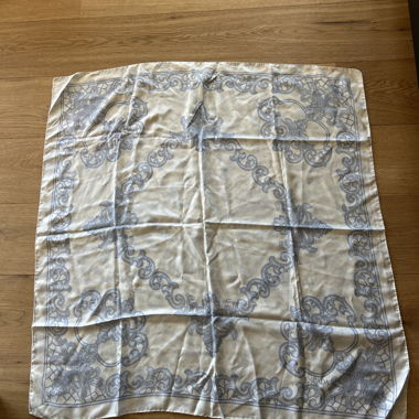 Foulard in seta Escada 90x90 cm