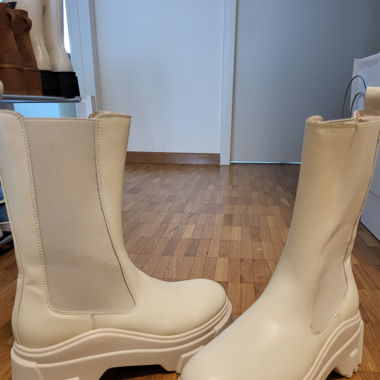 Wunderschöne creme boots