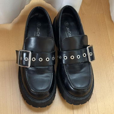 Mocassins plateforme à bride Monki