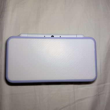 Nintendo 2ds XL Lavender comme neuve