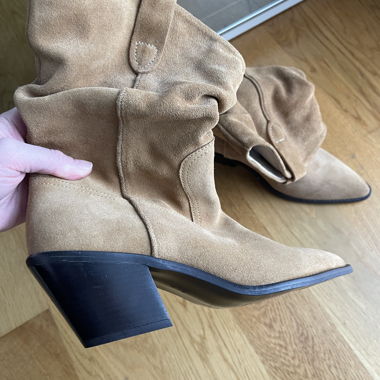 Braune Wildleder-Stiefeletten