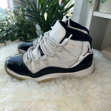 Jordan 11 Retro Concorde