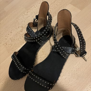 Sandali neri Givenchy con borchie