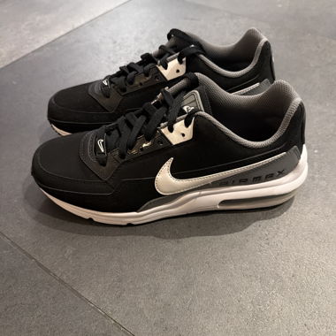 NIKE AIRMAX, Grösse 41, Zustand „ungetragen“