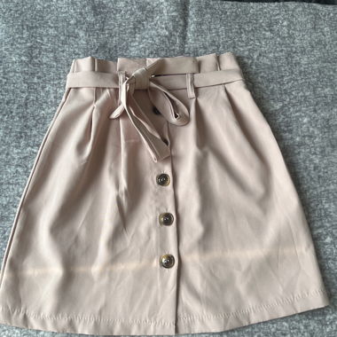 Gonna beige con cintura