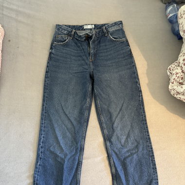 Dunkelblaue Jeans
