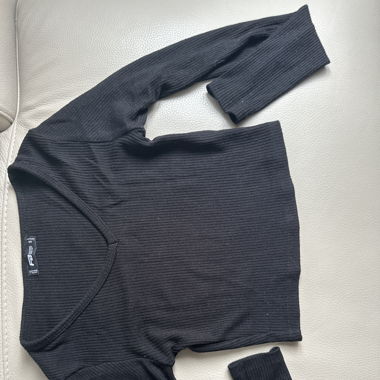 Petit pull crop top noir 