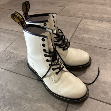 DR. MARTENS 1460 WHITE SMOOTH