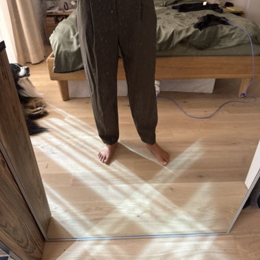 Zara Gerade geschnittene Hose in Khaki XS