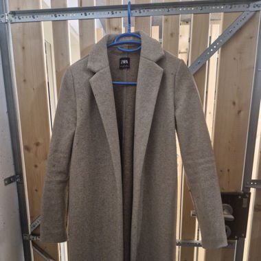 Zara Mantel beige