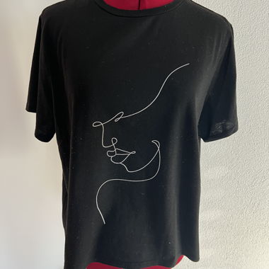 T-shirt noir avec imprimé