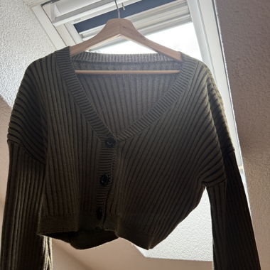 Gerippte Strickjacke