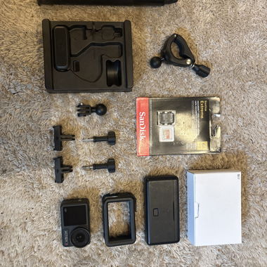DJI Osmo Action 4 Adventure combo