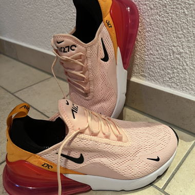 Nike Air Max 270