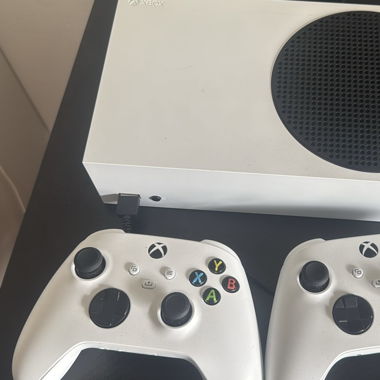 Xbox Series S 512GB mit 2 Controller