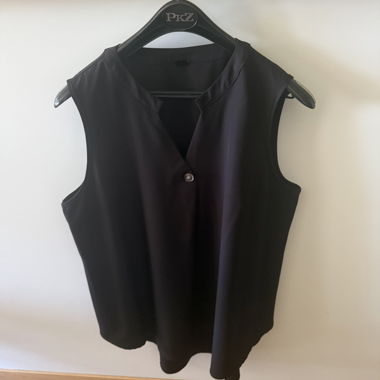 Black sleeveless blouse