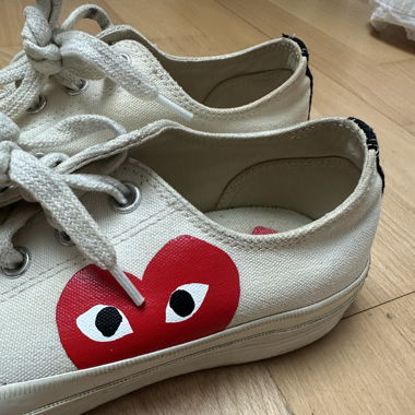 CDG Converse Low in Beige