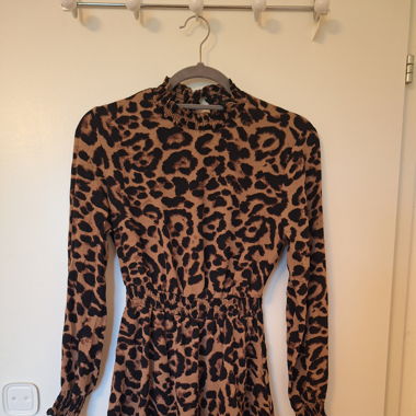 Robe manches longues motif léopard 